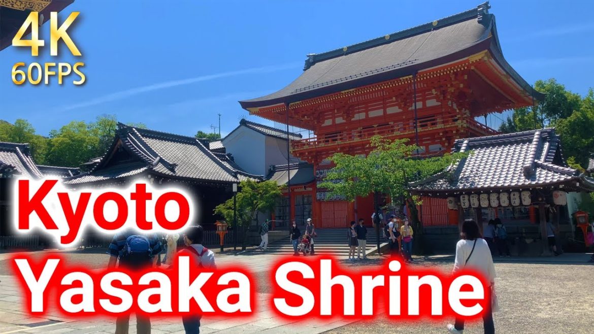 [Yasaka Shrine] It serves as the main shrine for the Gion Festival, one of Japan's three festivals.