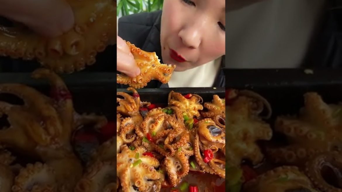 Ah na smile - ASMR eating seafood with talking