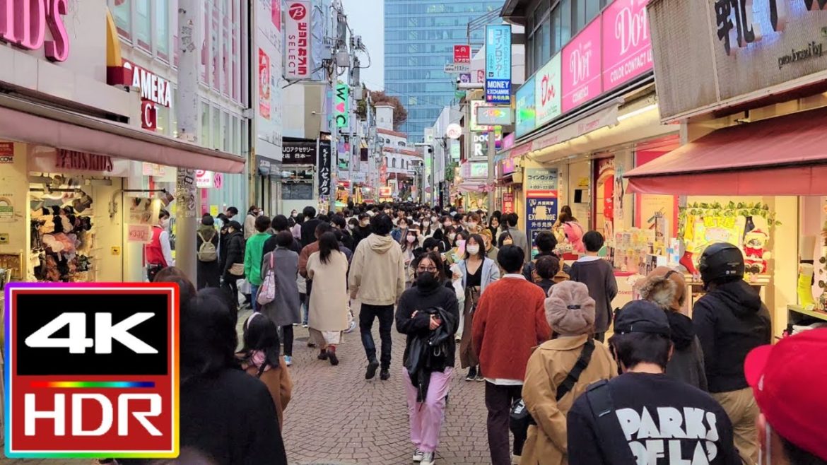 Harajuku to Omotesando Walking Tour on a Crowded Day [4K UHD] 原宿から表参道