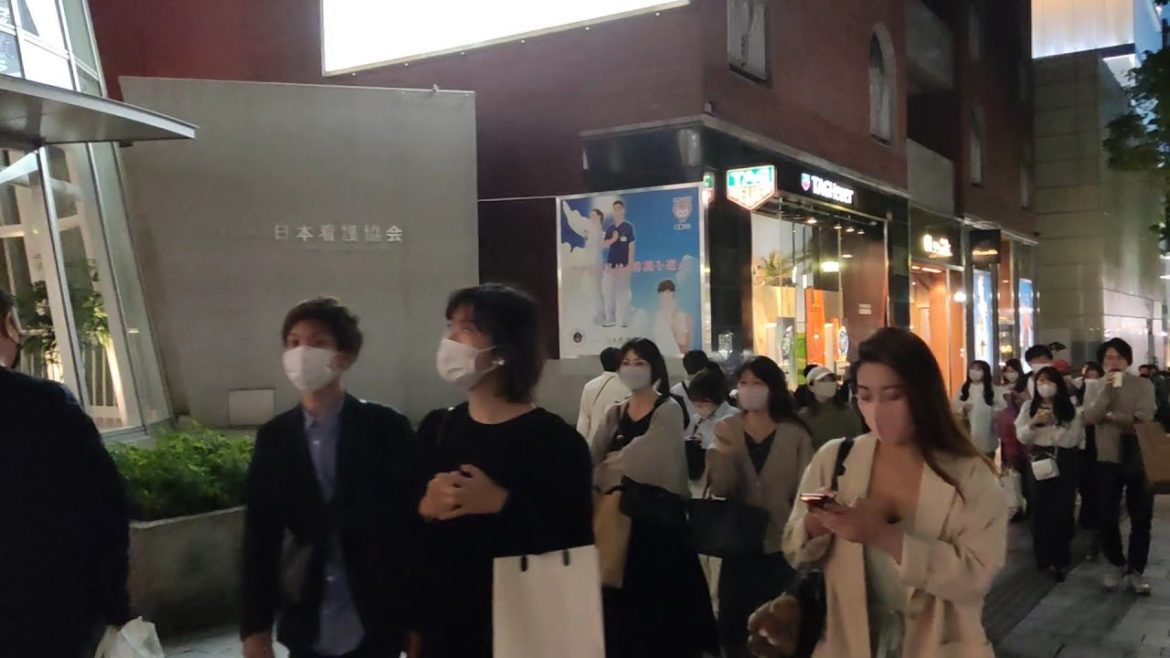 [4K] Walking Tour from 💖 Omotesando to 🌸 Shibuya. Evening walk. ( Tokyo, Japan. May 2022 )