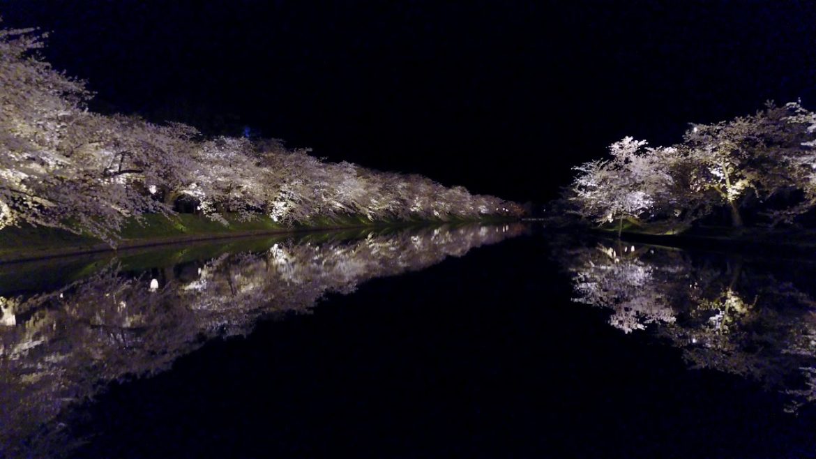 The Illuminated Cherry Blossoms of Hirosaki Castle (4K)