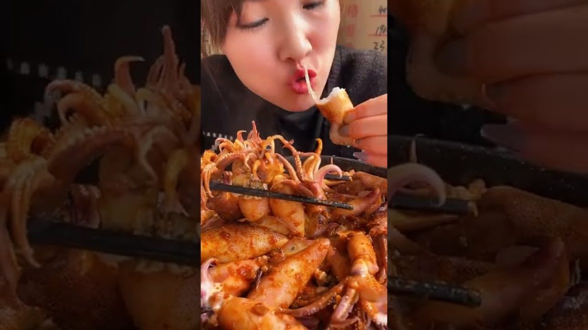 Ah na smile - ASMR eating seafood with talking
