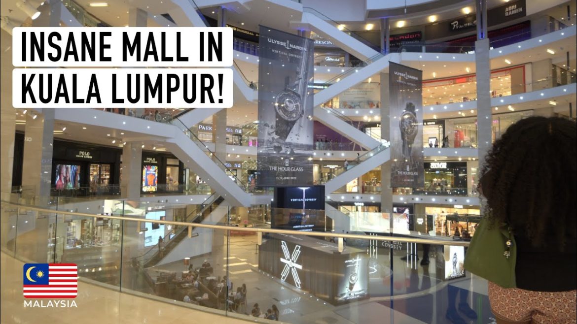 What to do in KUALA LUMPUR 🇲🇾|| First time having Ramly Burgers! Pavilion Mall + Petronas Towers