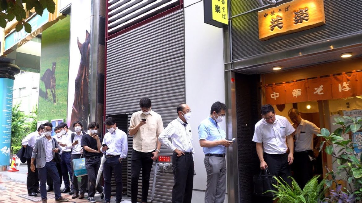 For 66 YEARS!!! TINY Ginza Ramen shop in TOKYO still draws LONG LINES!