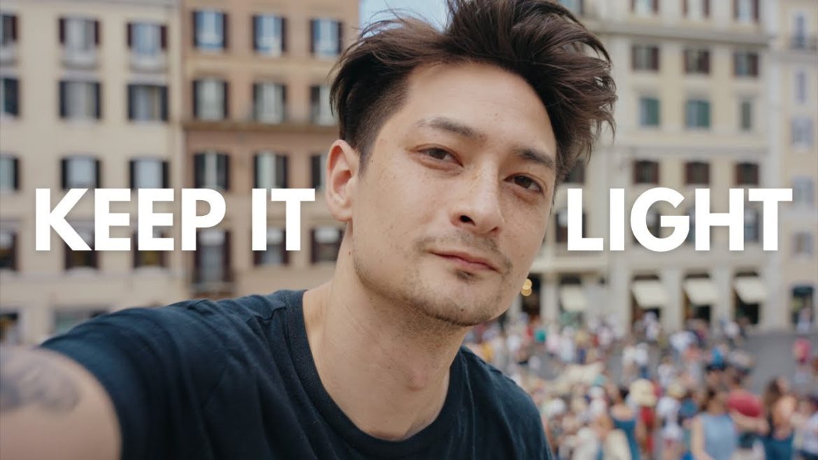 What's in my travel bag //  Photo & Video Creator Essentials