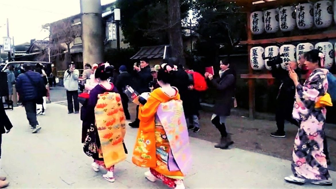 Kyoto Walk || Let's Explore Kyoto | GEISHA WATCHING IN KYOTO  || Part 7 Kyoto Walk || Let's Explore Kyoto | GEISHA WATCHING IN KYOTO  || Part 7