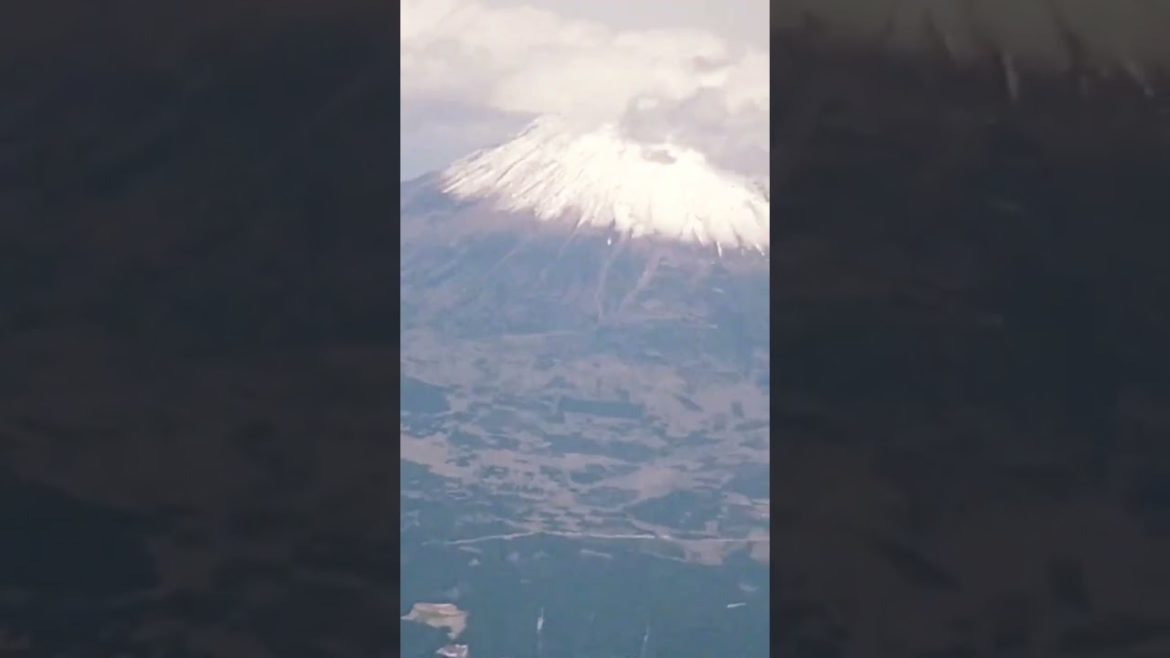 「富士山遊覧飛行」パク・ヨンハのやさしい声と曲が魅力的ですね