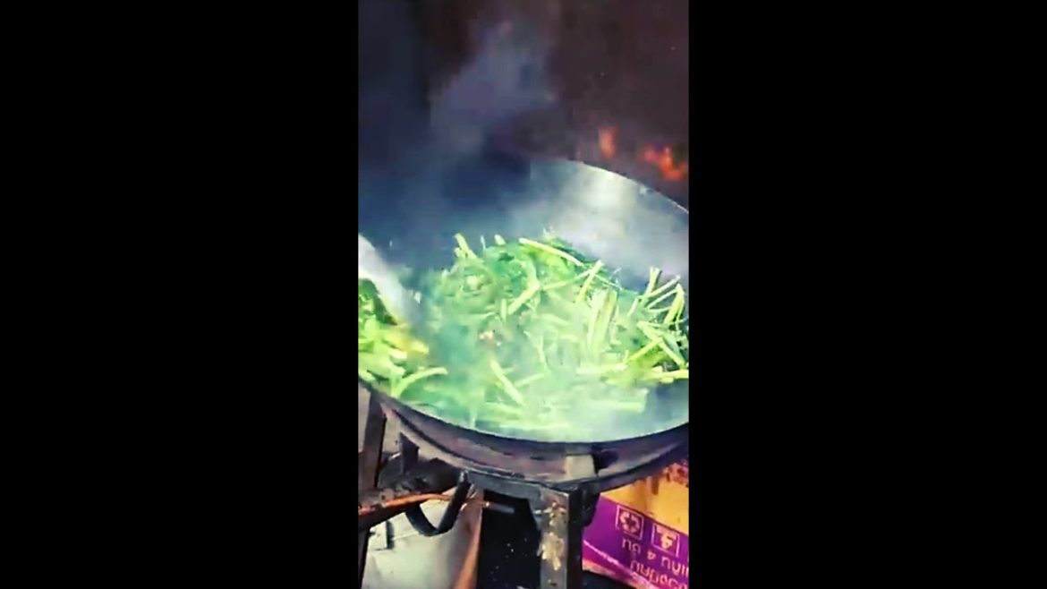 STREET FOOD Artist in Bangkok Thailand ❤️ 🇹🇭