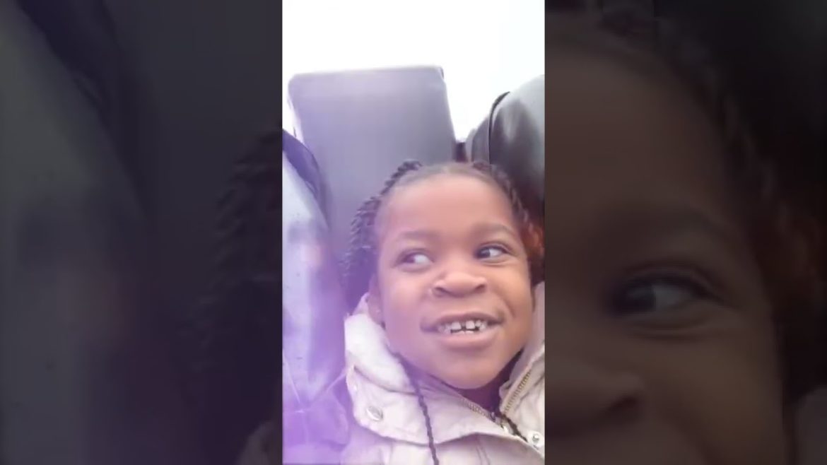 20 Second peek at Tokyo Disneyland and Tokyo DisneySea!