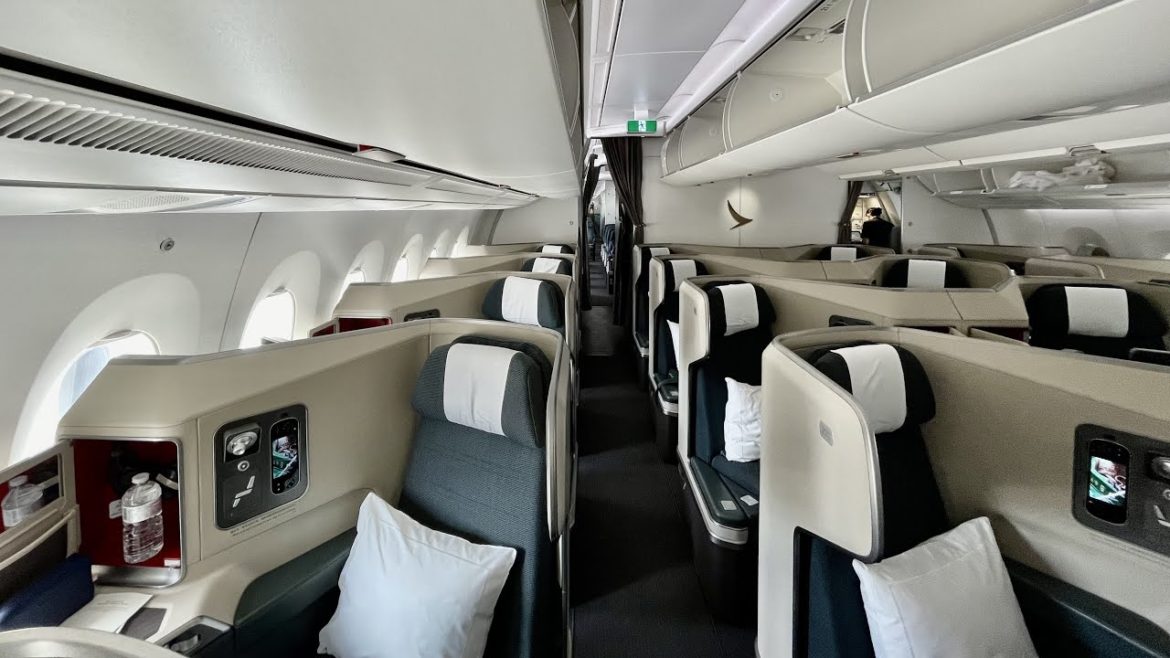 Why you should AVOID CX252?? || Cathay Pacific A350-1000 Business Class London to Hong Kong Why you should AVOID CX252?? || Cathay Pacific A350-1000 Business Class London to Hong Kong