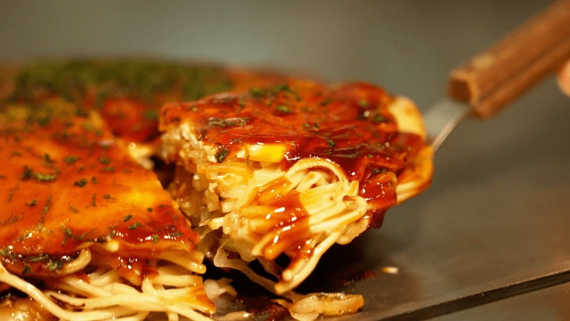 Hiroshima Delicacies: Oysters and Okonomiyaki Hiroshima Delicacies: Oysters and Okonomiyaki