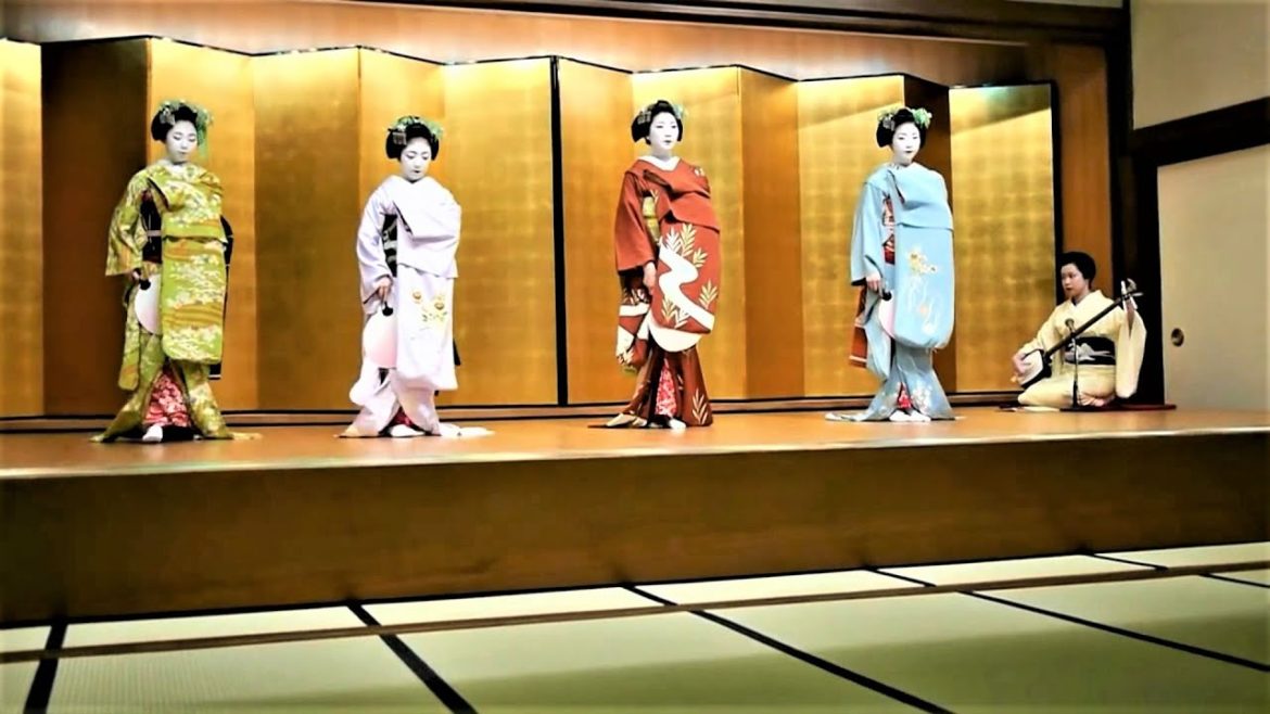 Kyoto Walk || GEISHA WATCHING IN KYOTO - Part 10 || GEISHA Performing on Stage
