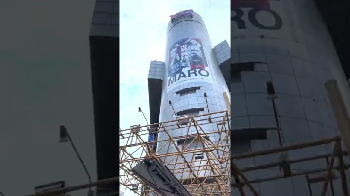 The full story is in the comments section🌸 // #walking  #shibuya  #tokyo #japan #shorts