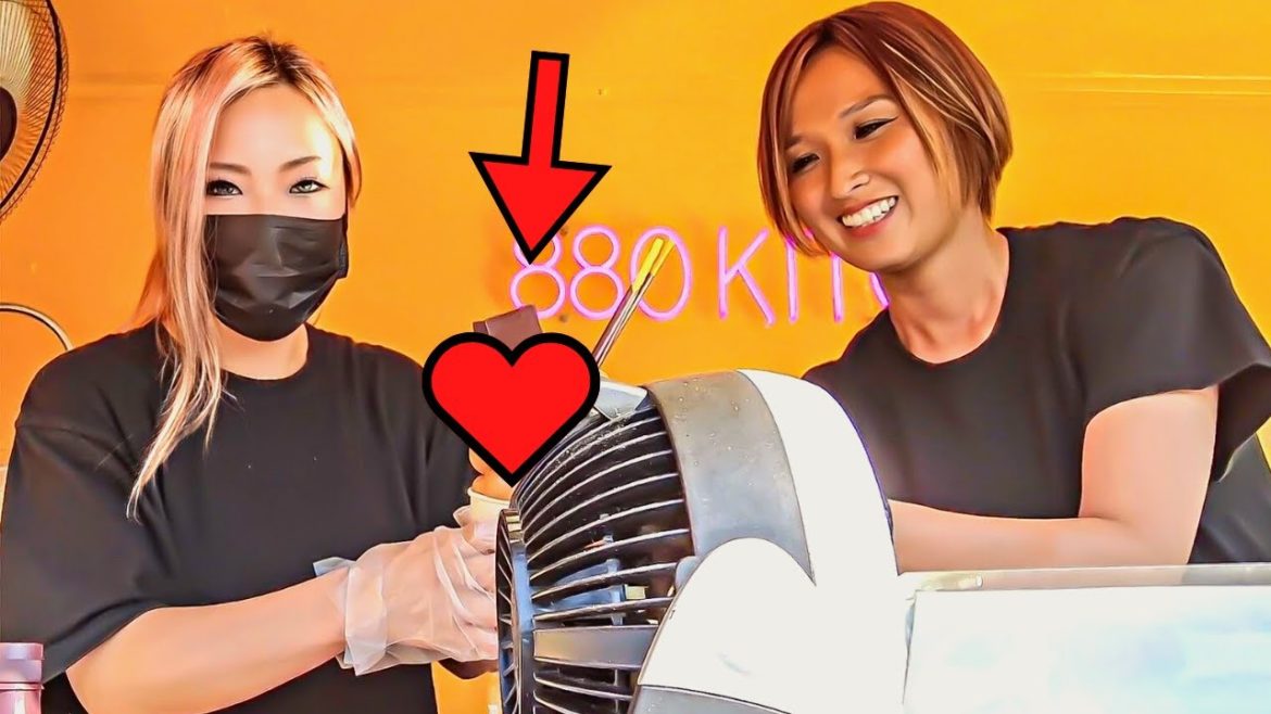 This Sweet Encounter Boosts Me up In a Japanese seaside Town This Sweet Encounter Boosts Me up In a Japanese seaside Town