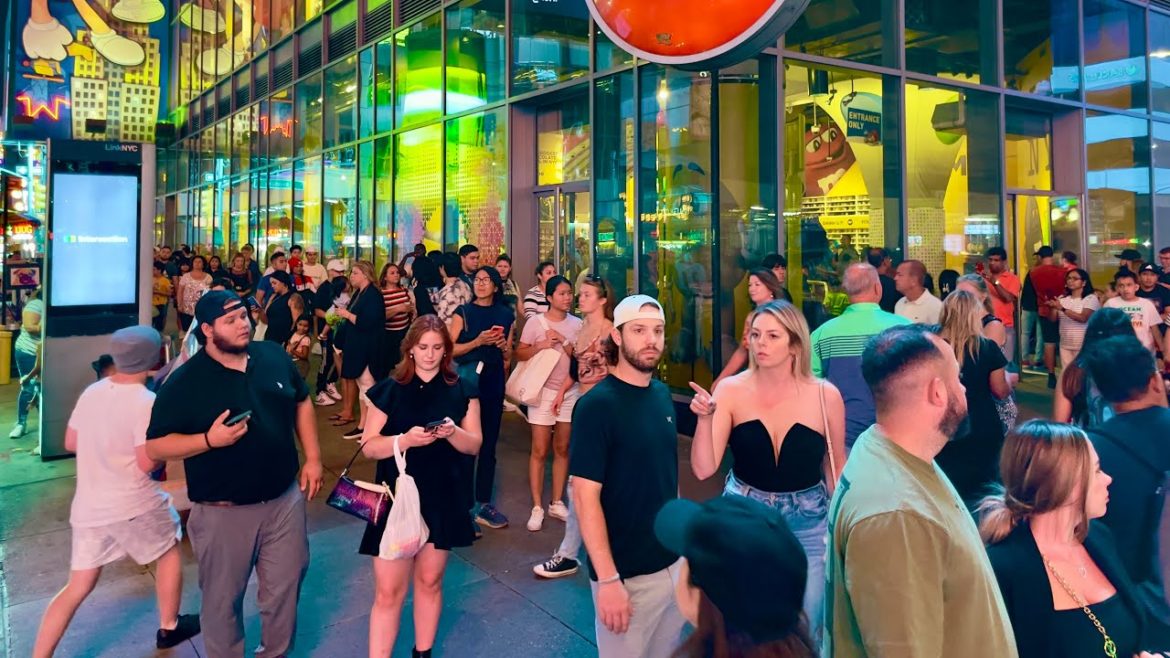 🇺🇸Live in NYC(08.27.2022): Saturday Evening in Manhattan 🇺🇸Live in NYC(08.27.2022): Saturday Evening in Manhattan