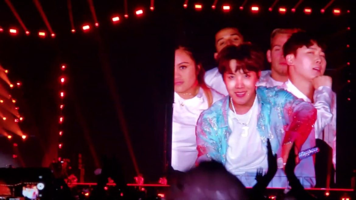 BTS Idol @Rose Bowl 05052019 Day 2 Speak Yourself tour