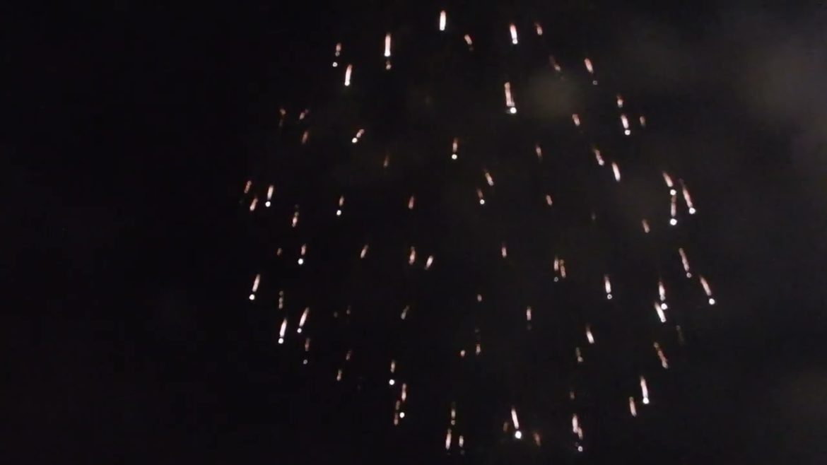 ２０２２年８月２２日＠伊東温泉箸祭り花火大会＠どっこい神輿その２＠途中から打ち上げ花火