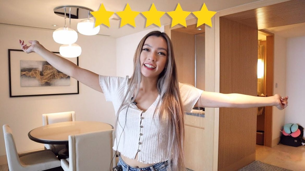 The biggest hotel we've ever stayed | MARINA BAY SANDS