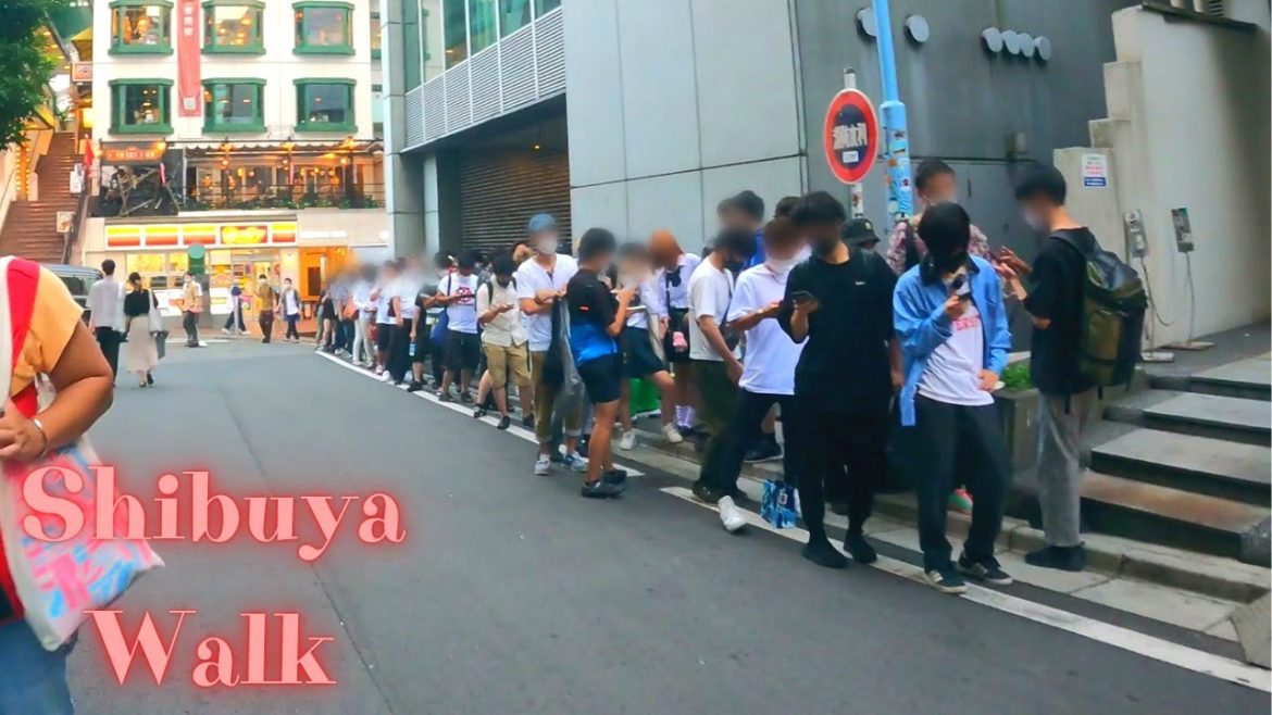 Big line for free hugs with porn stars.Shibuya Tokyo in Japan walking tour. 【4K ASMR】8.2022
