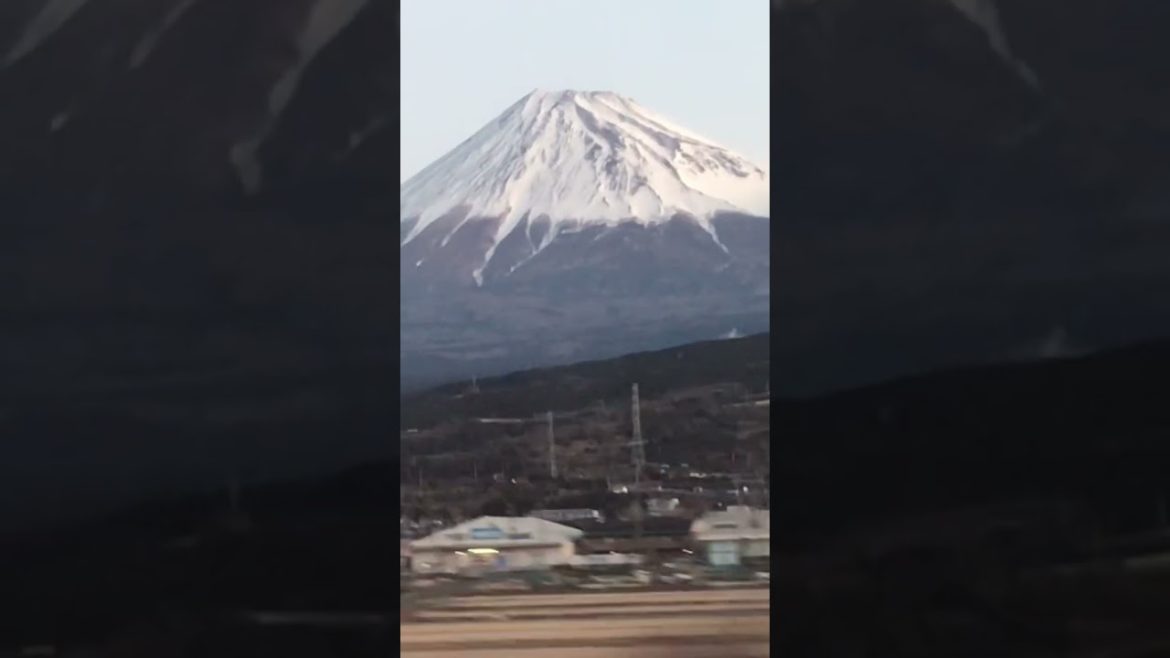 新幹線から見た富士山🗻