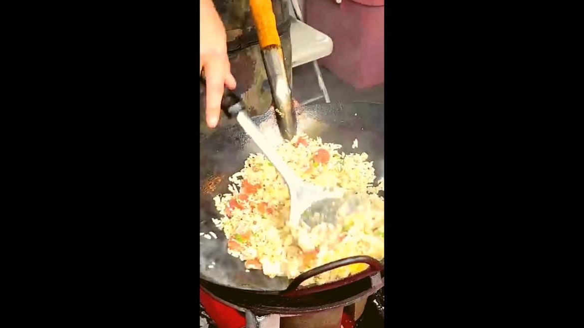 Easy Sausage FRIED RICE in Bangkok | Thai Street Food ❤️🇹🇭