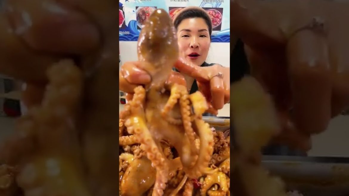 Ah na smile - ASMR eating seafood with talking