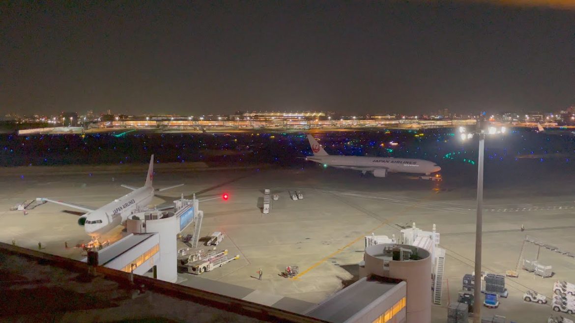 Tokyo Walk - Haneda Airport Terminal 1 - 4K HDR