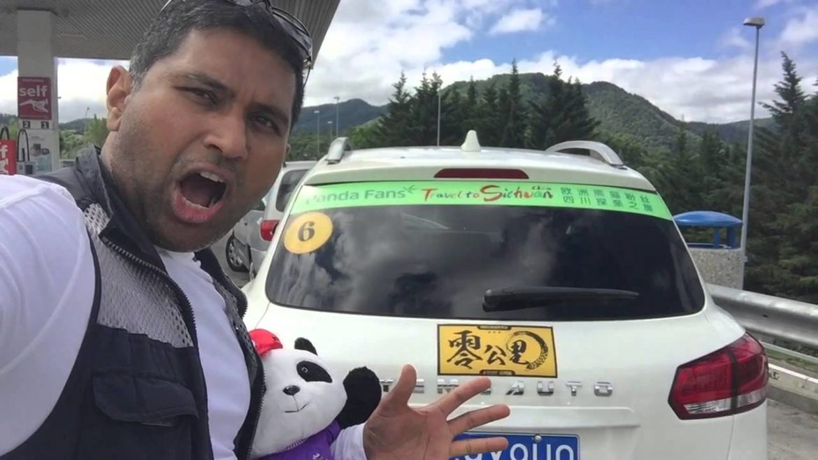 UK panda Fan meeting a Tour Group from Chengdu