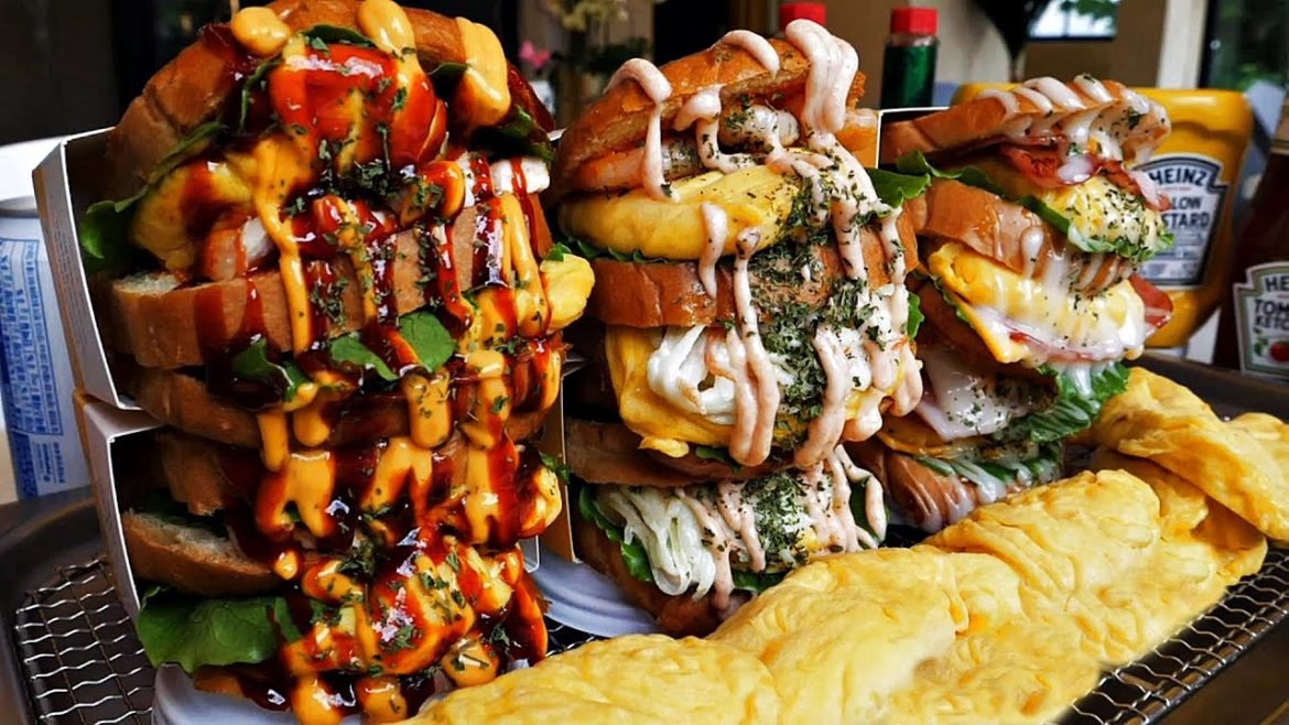 푸짐합니다! 1년에 10만개씩 팔린다는? 역대급 토핑 오믈렛 토스트 / big size! Egg Omelette Cheese Toast / korean street food 푸짐합니다! 1년에 10만개씩 팔린다는? 역대급 토핑 오믈렛 토스트 / big size! Egg Omelette Cheese Toast / korean street food