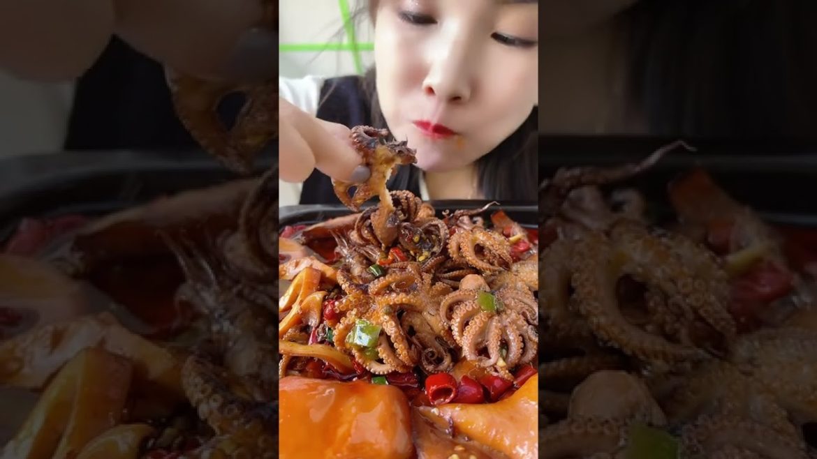 Ah na smile – ASMR eating seafood with talking Ah na smile - ASMR eating seafood with talking