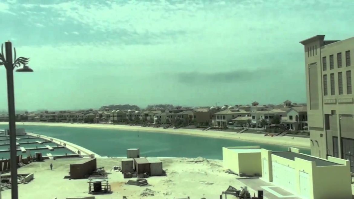 Dubai, United Arab Emirates - Palm Jumeirah Monorail - Atlantis to Gateway HD (2011)