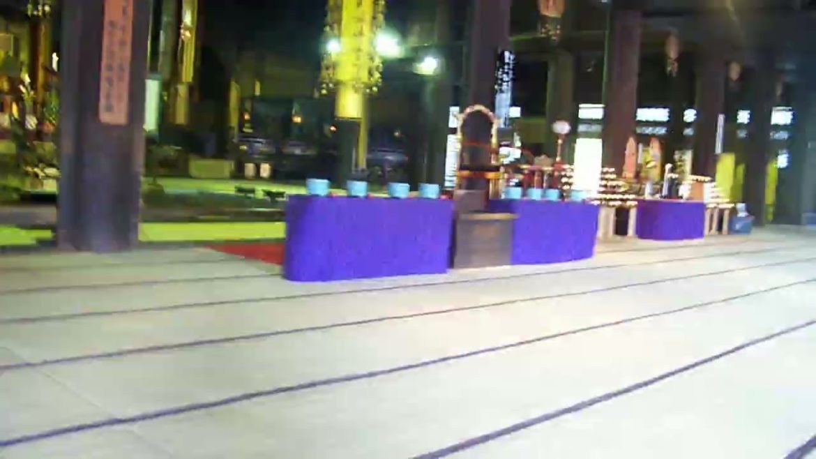 Inside a Buddhism temple, Kyoto-Japan (داخل معبد بوذي، كيوتو، اليابان)