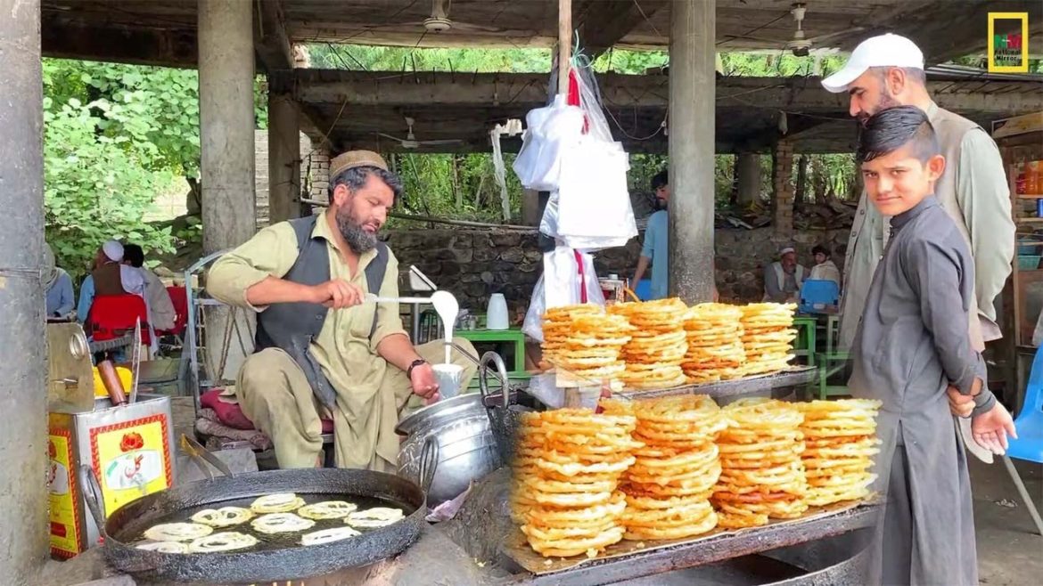 Jalebi Recipe in Dehbala Jalalabad Afghanistan | Street food in Aka Khil Bazaar | Sweet street food