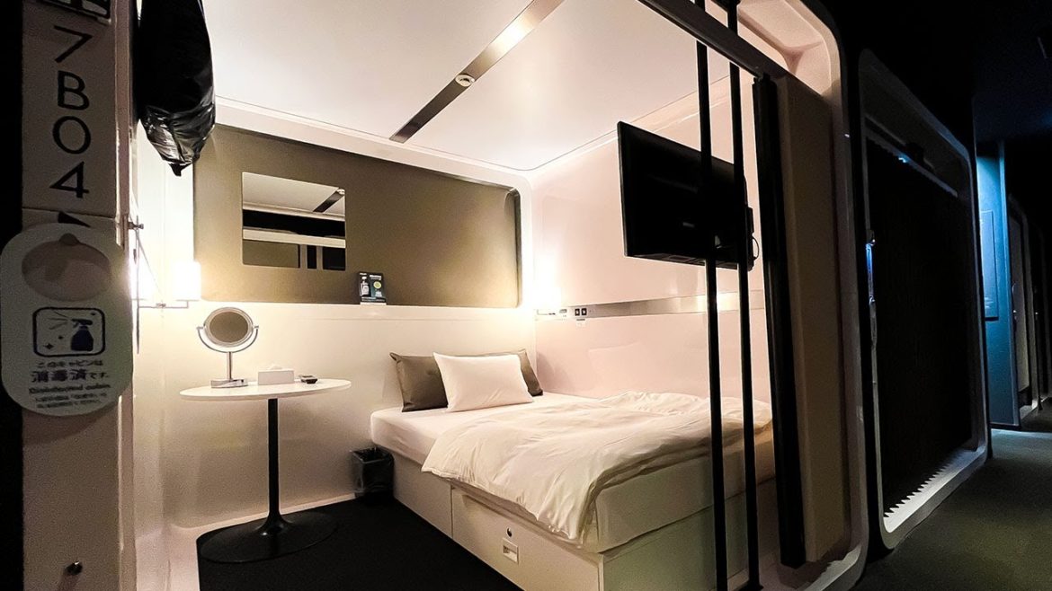 Staying at Japan's First Class Capsule Hotel | FIRST CABIN Atagoyama