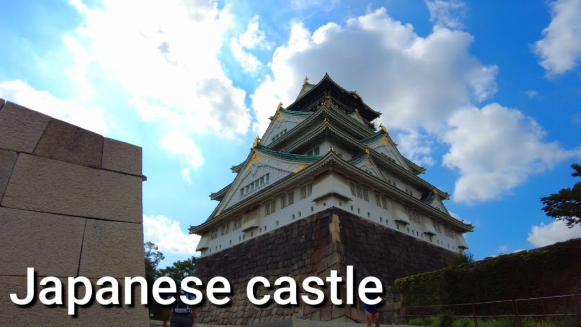 It was great to walk through Osaka Castle in midsummer. 【Japan】[Osaka]