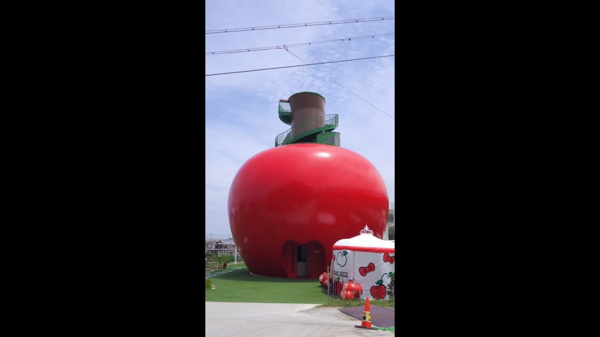 世界最大Hello Kitty蘋果屋！太可愛了吧😍｜吉田社長 Japan TV #shorts