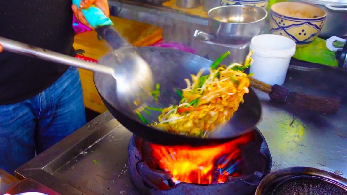 ULTIMATE WOK SKILLS! Chicken Fried Rice, Shrimp Stir-Fried Noodles | Cambodian Street Food ULTIMATE WOK SKILLS! Chicken Fried Rice, Shrimp Stir-Fried Noodles | Cambodian Street Food