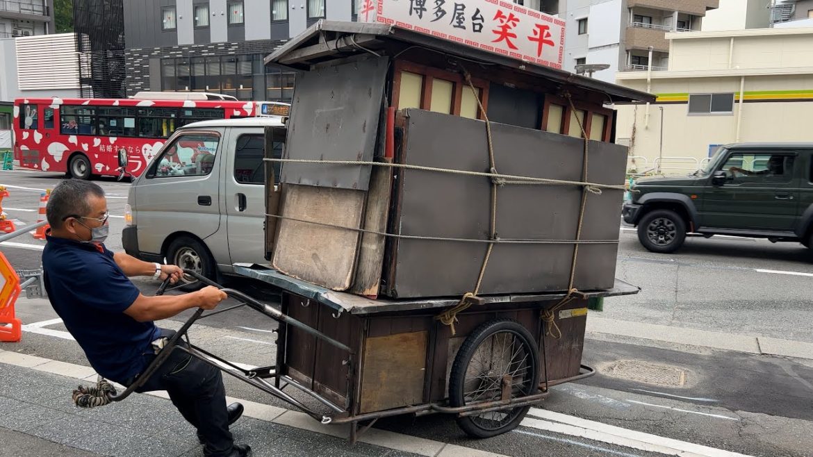 [Street food] Excellent ramen is served today by the Owner-Chef with a craftsman's spirit