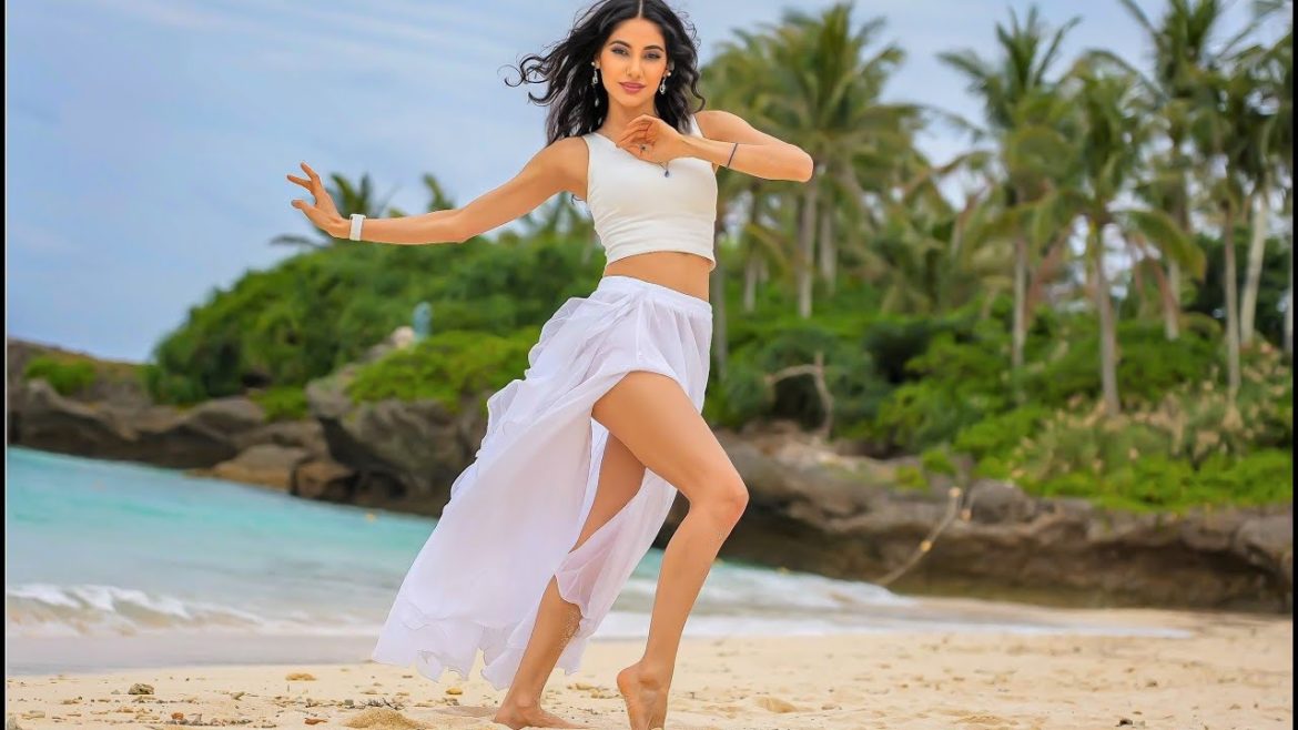 I Made Her Move and She Does a Jaw-Dropping One