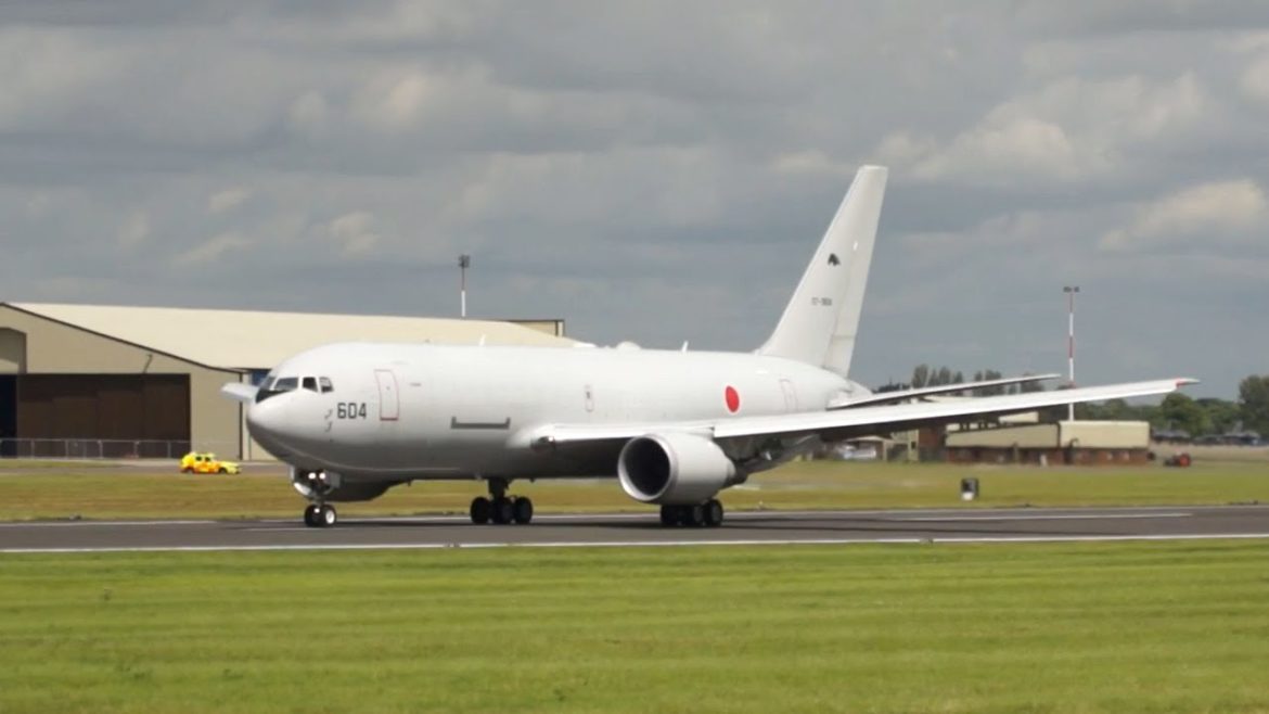 Boeing KC-767J 767-2FK/ER Japan Air Force JASDF departure at RIAT 2016 AirShow