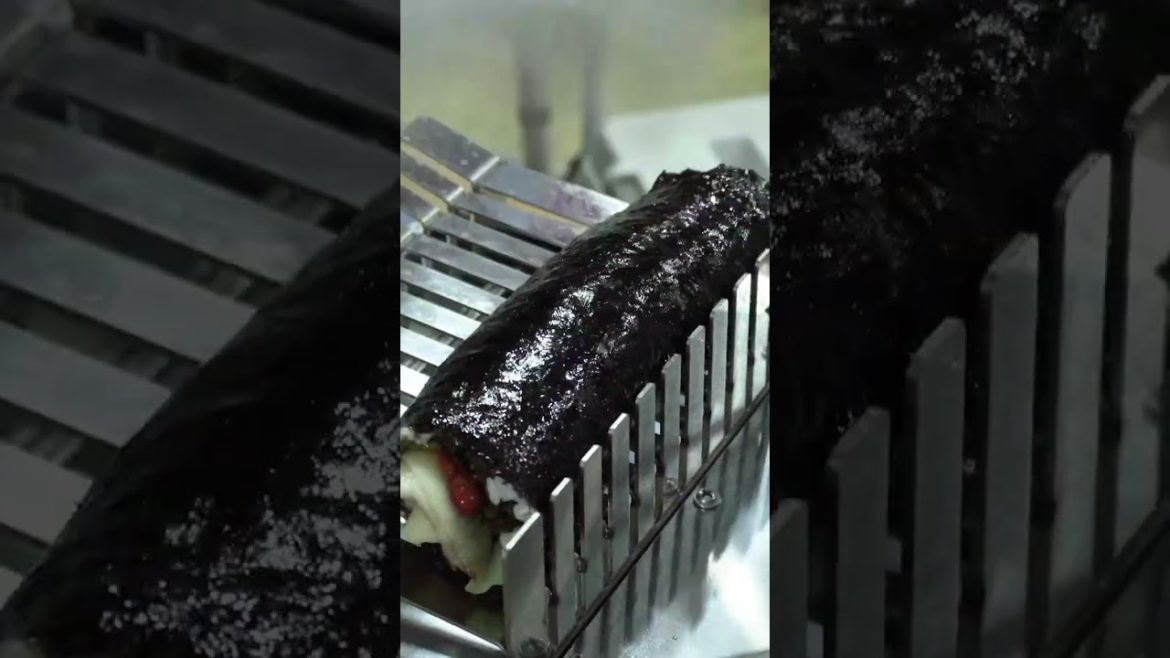 두툼! 통삼겹 김밥│Samgyeopsal Gimbap, Grilled Pork Belly│#shorts