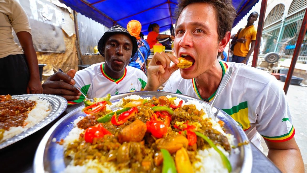 Street Food in Senegal!! 🇸🇳 ULTIMATE SENEGALESE FOOD TOUR in Dakar | West African Food!