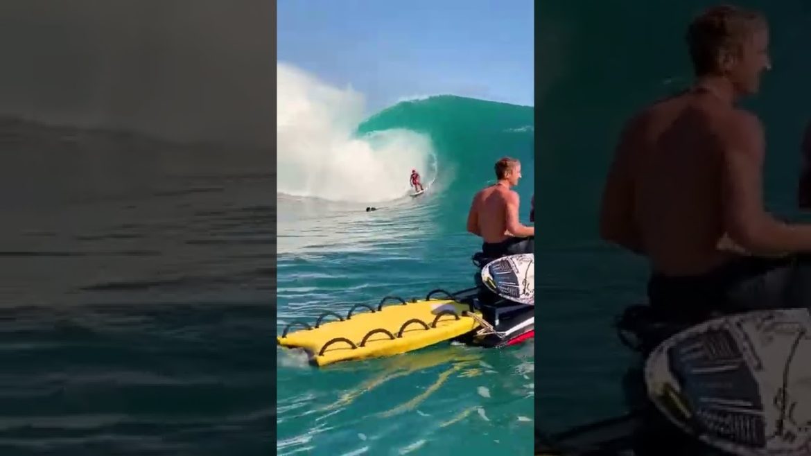 How epic is this wave in Teahupoʻo, French Polynesia? | beautiful places in the world #Shorts