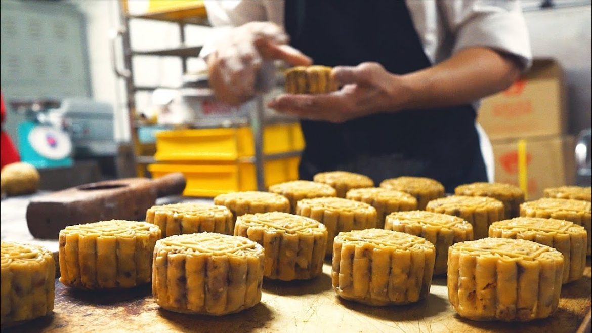 Mid-Autumn Festival Handmade Classic Chinese Mooncakes | Malaysian Restaurant Food Mid-Autumn Festival Handmade Classic Chinese Mooncakes | Malaysian Restaurant Food