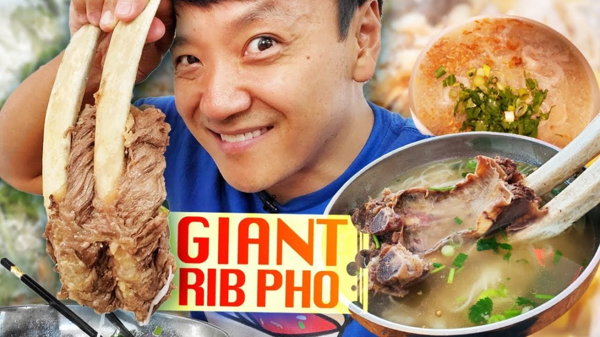 GIANT RIB PHO & Vietnamese FRIED CHICKEN | BEST Pho in Seattle GIANT RIB PHO & Vietnamese FRIED CHICKEN | BEST Pho in Seattle