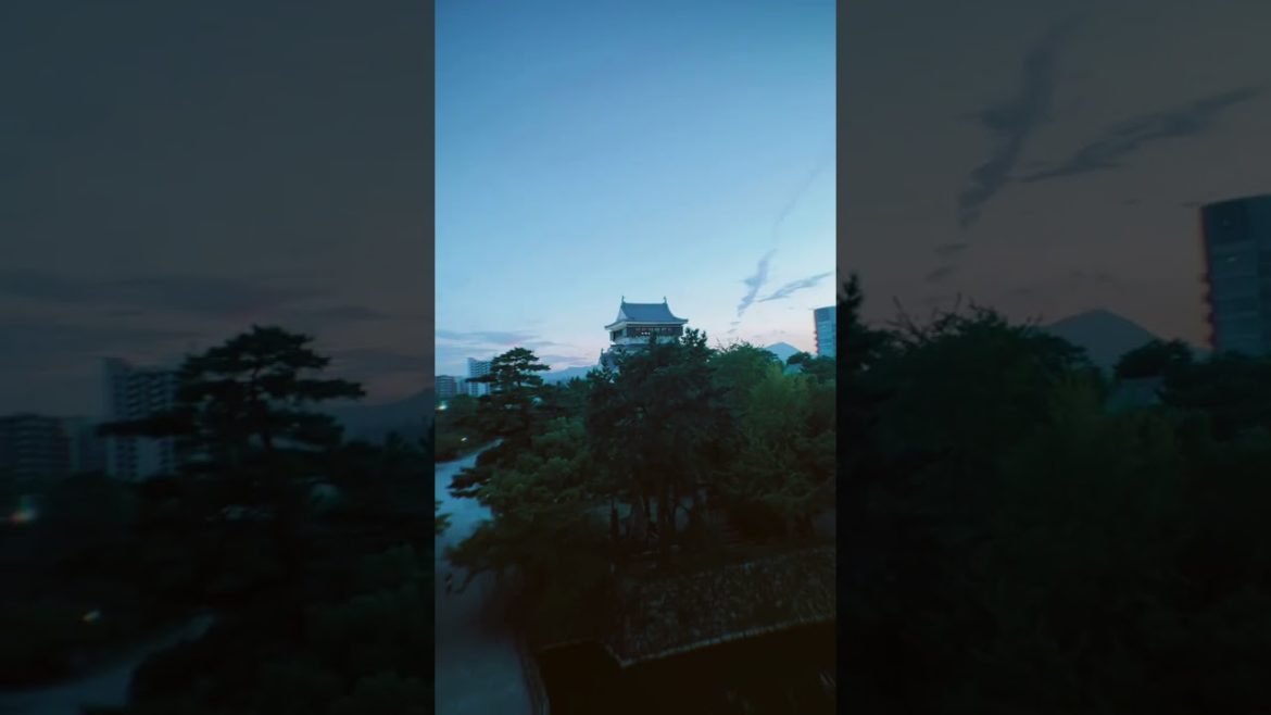 Sunset view of Kokura Castle.夕暮れの小倉城