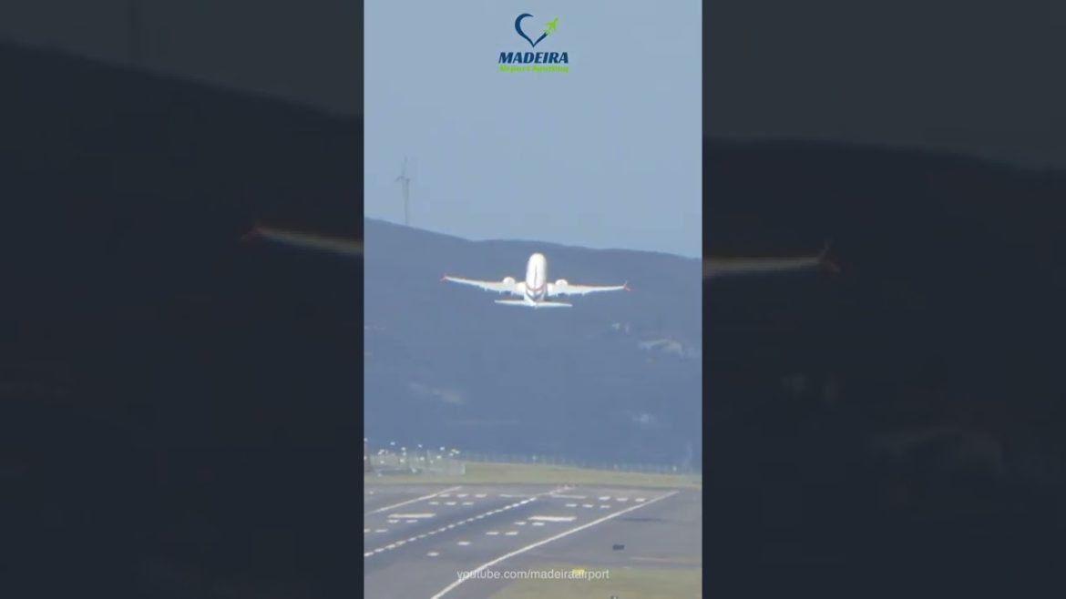 Boeing 737 MAX Crosswind Takeoff from Madeira Boeing 737 MAX Crosswind Takeoff from Madeira