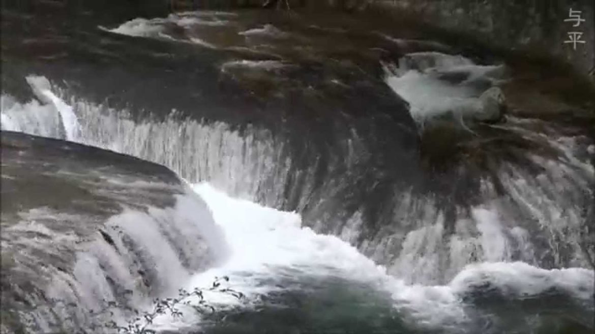 秋保「すだれ滝」と「落ちそうで落ちない岩」 （宮城県仙台市）
