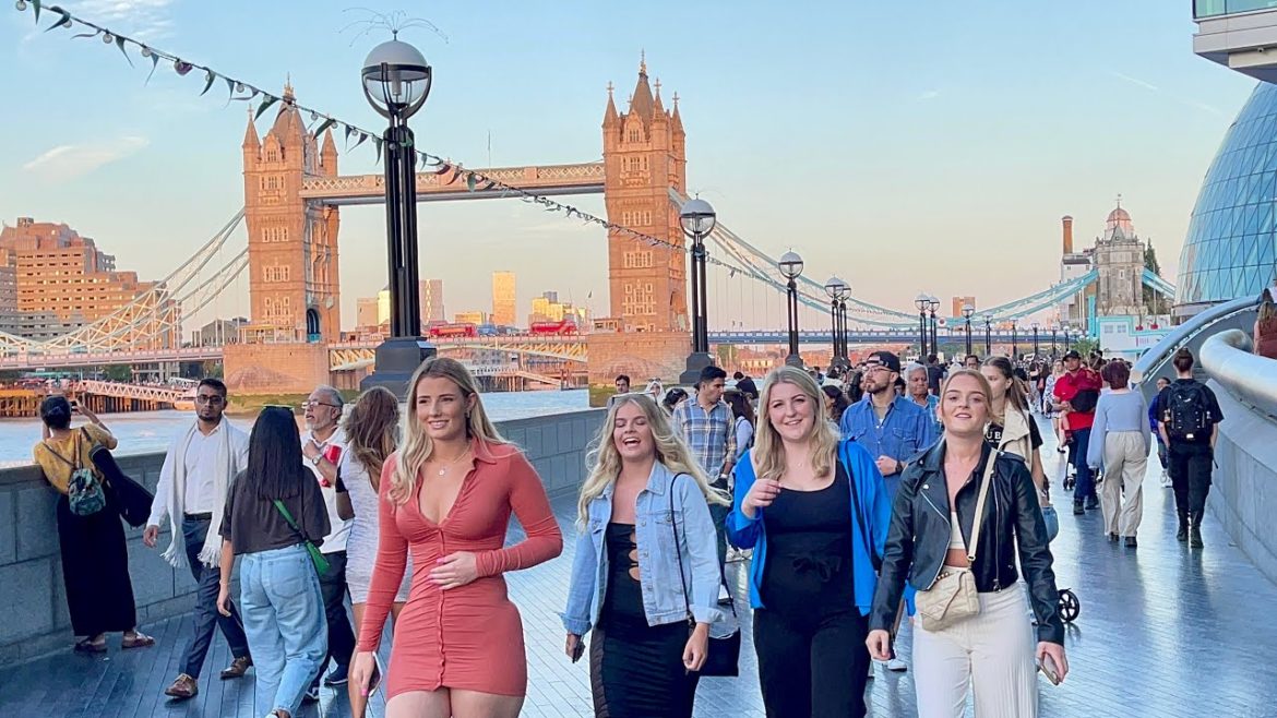 England, London Sunset Walk | Borough Market to Tower Bridge London [4K HDR]