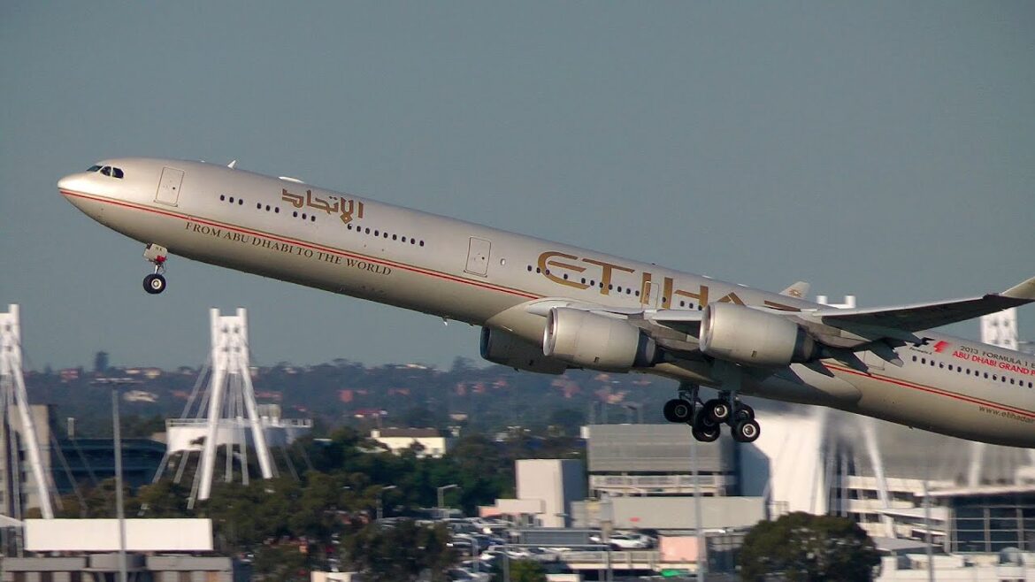 International Terminal – Etihad A340, Singapore A380, British 777, Jetstar A320, Rex International Terminal - Etihad A340, Singapore A380, British 777, Jetstar A320, Rex